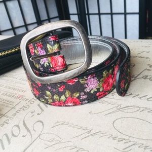 SOLD!🌹 Rose-Print Snakeskin Belt 🐍